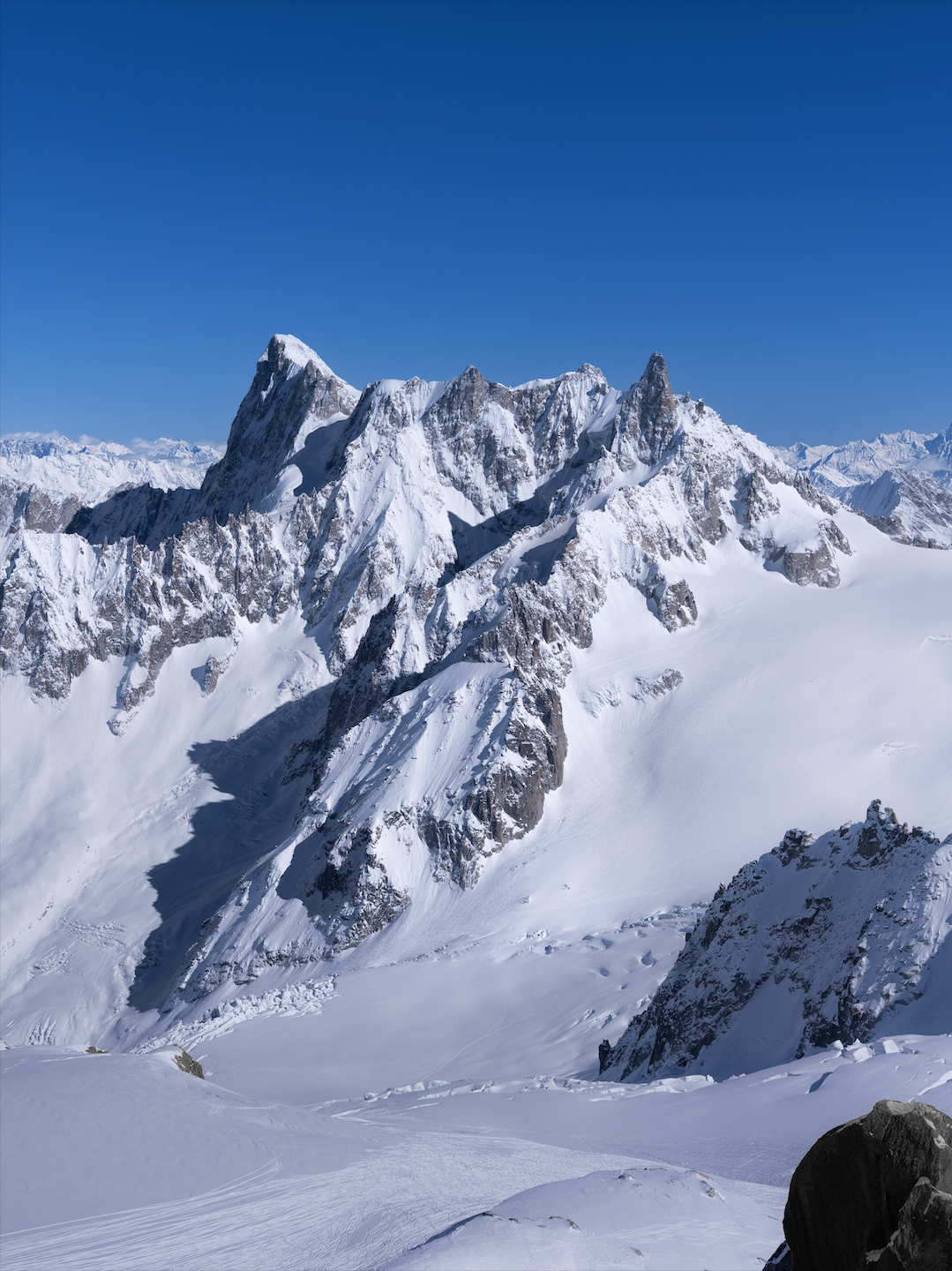 Grandes Jorasses Rising